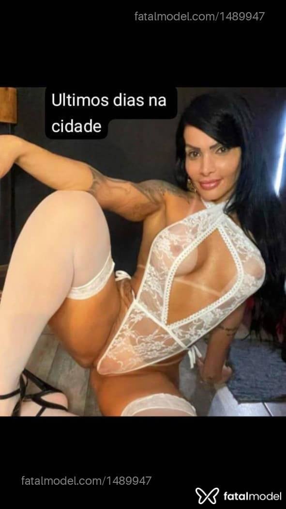 Acompanhante mulher com cabelo castanho de olhos mel - Bela Portinari