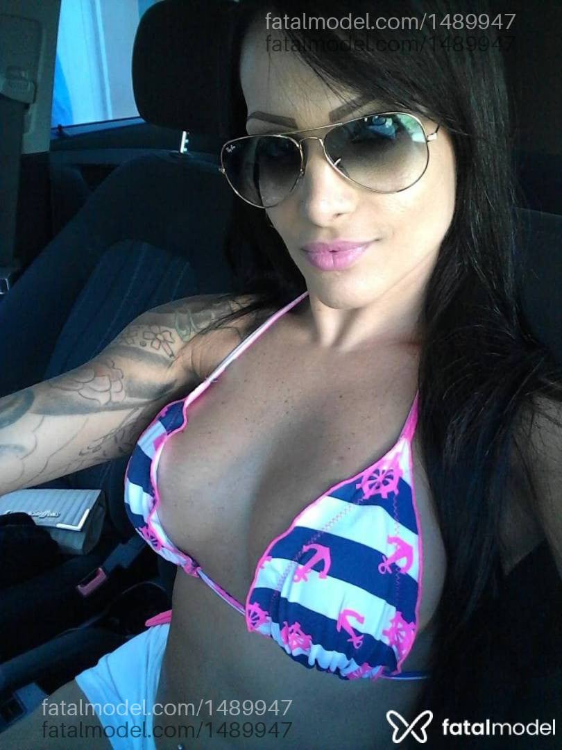 Acompanhante mulher com cabelo castanho de olhos mel - Bela Portinari