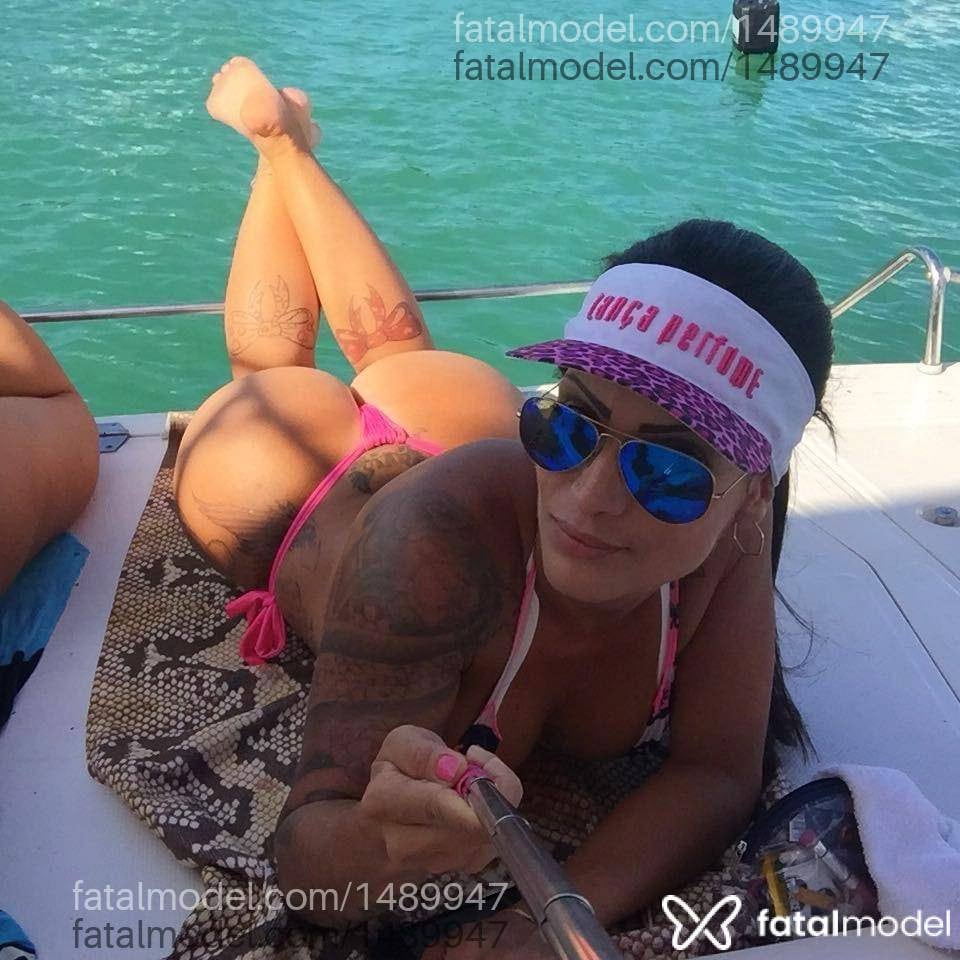 Acompanhante mulher com cabelo castanho de olhos mel - Bela Portinari