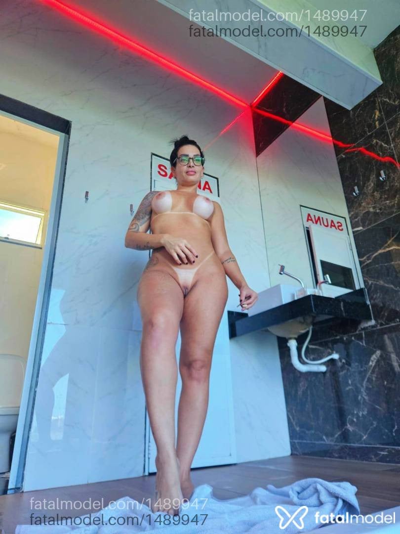 Acompanhante mulher com cabelo castanho de olhos mel - Bela Portinari