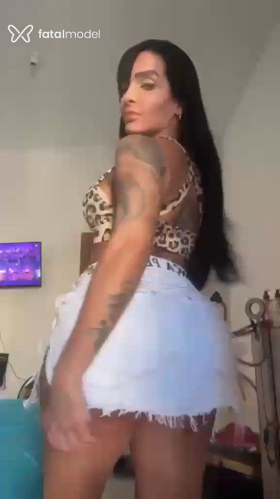 Acompanhante mulher com cabelo castanho de olhos mel - Bela Portinari Acompanhante mulher com cabelo castanho de olhos mel - Bela Portinari