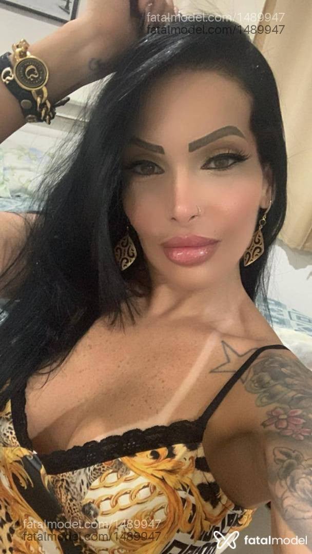 Acompanhante mulher com cabelo castanho de olhos mel - Bela Portinari