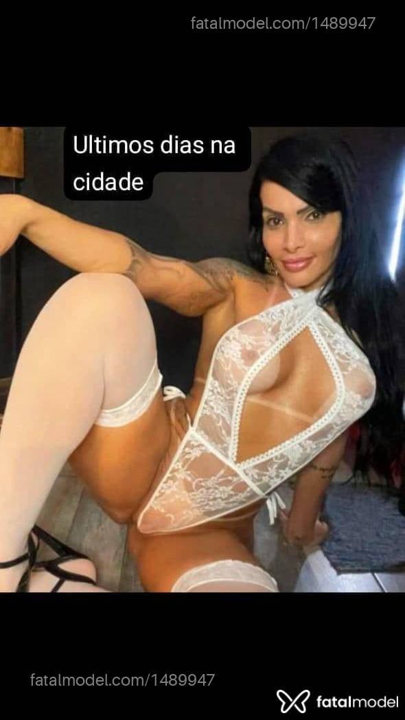 Acompanhante mulher com cabelo castanho de olhos mel - Bela Portinari