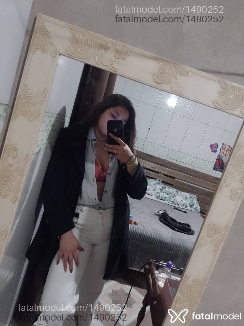 Acompanhante mulher com cabelo castanho de olhos castanhos em São Leopoldo - Dayane