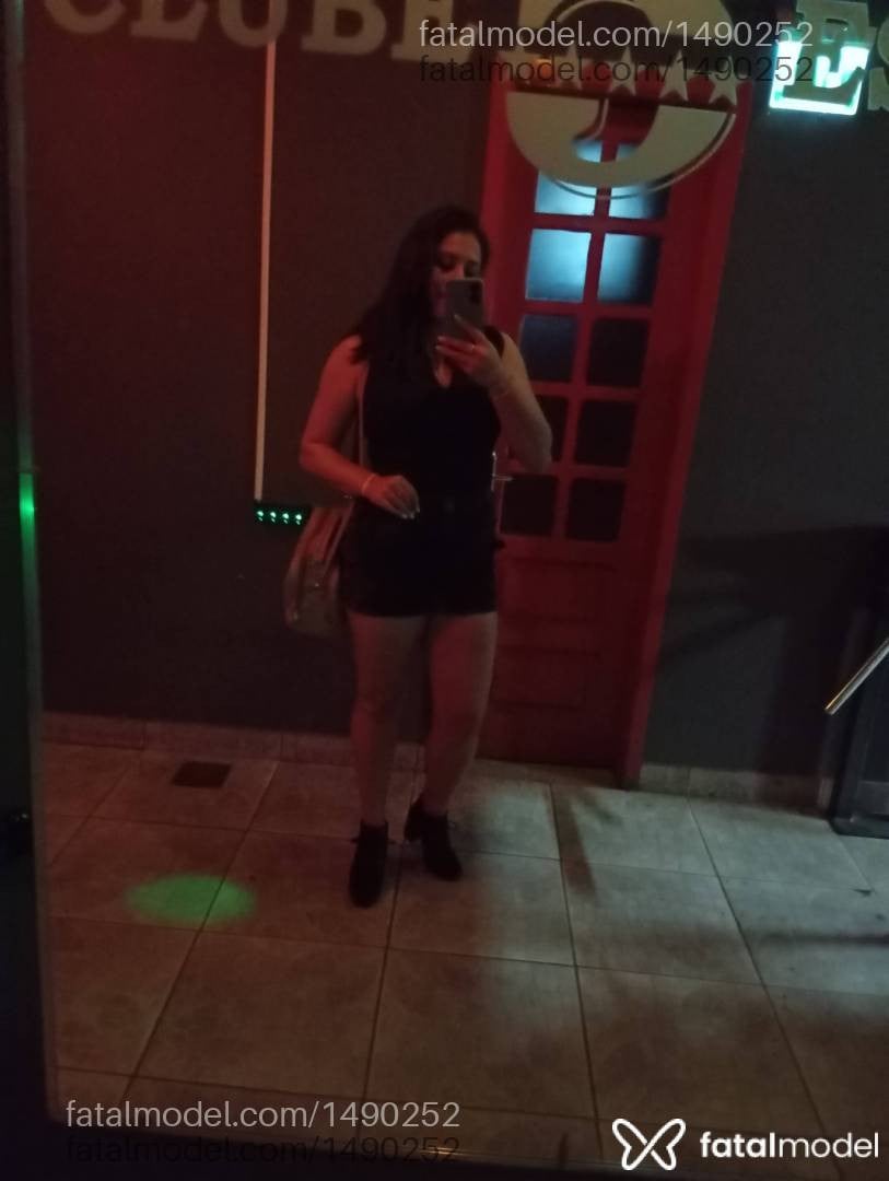 Acompanhante mulher com cabelo castanho de olhos castanhos em São Leopoldo - Dayane