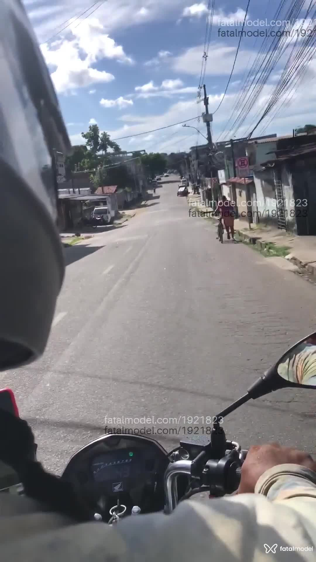 Acompanhante homem loira (o) de olhos castanhos em Recife - Pedro