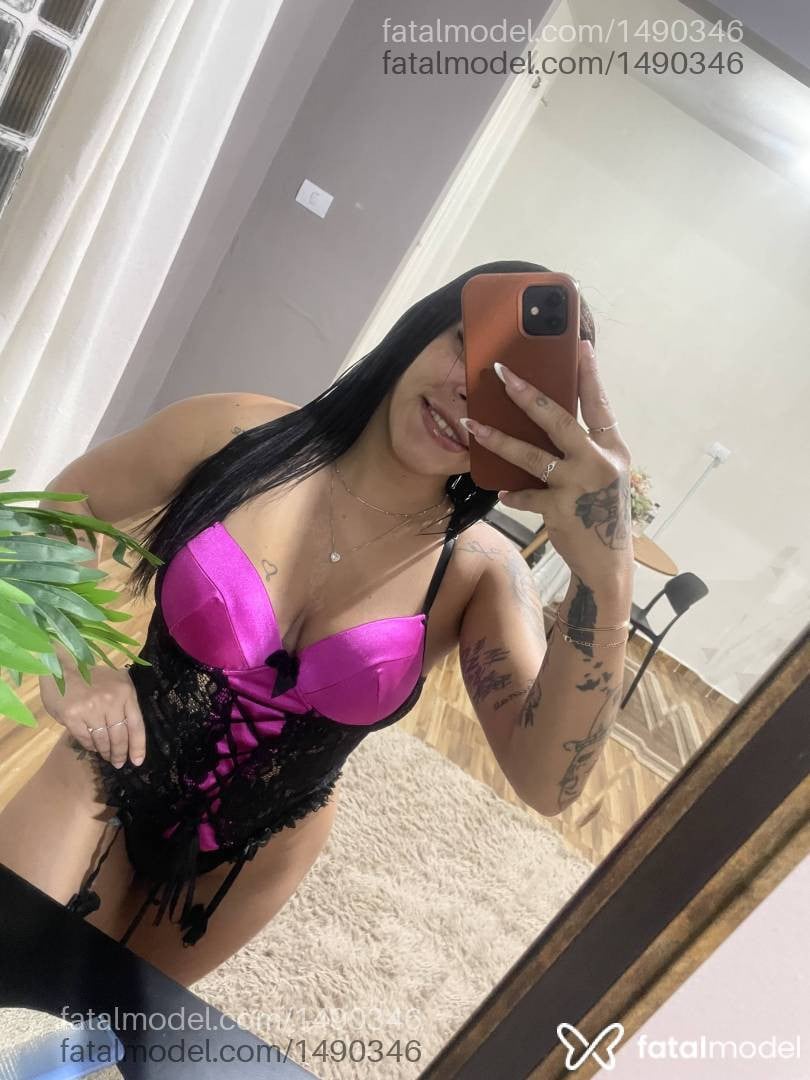 Acompanhante mulher morena (o) de olhos castanhos - Bruna
