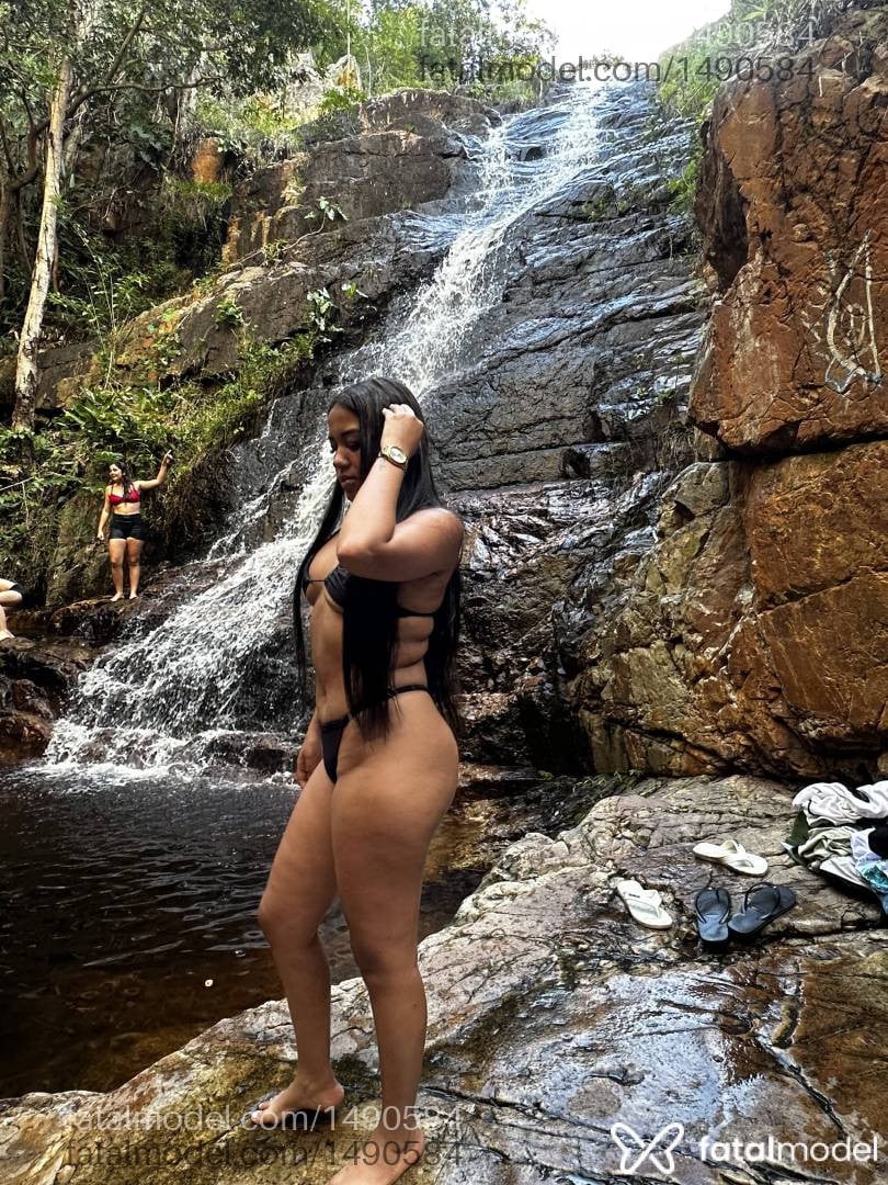 Acompanhante mulher morena (o) de olhos pretos em Patos de Minas - Sophia Lima