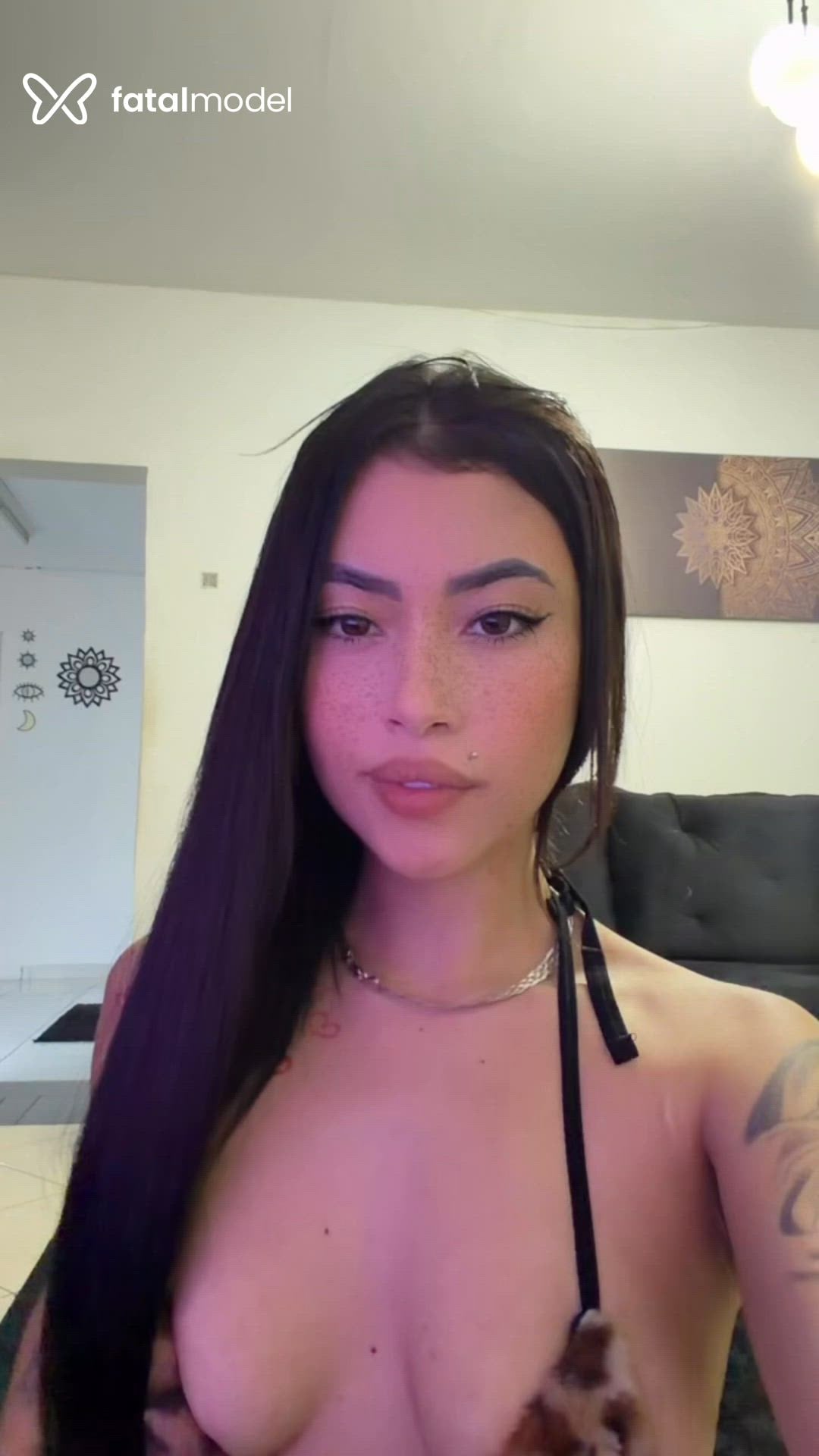 Acompanhante mulher morena (o) de olhos castanhos - BIANCA