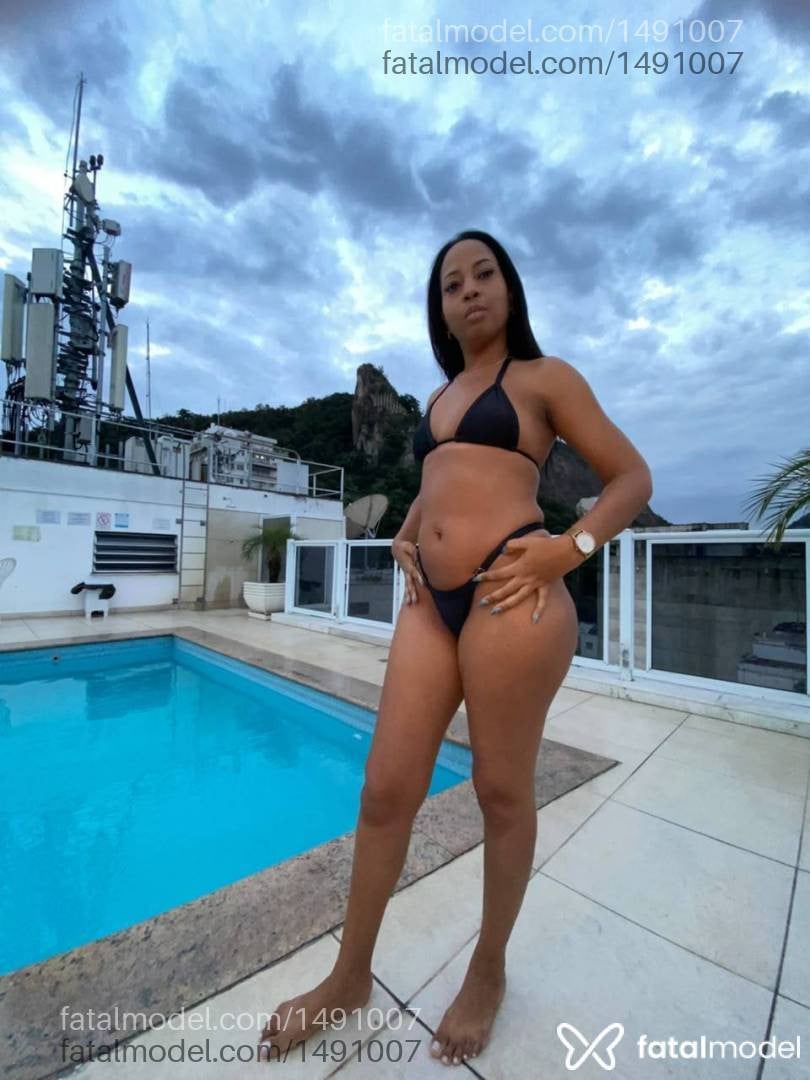 Acompanhante mulher morena (o) de olhos pretos - Melissa Lima