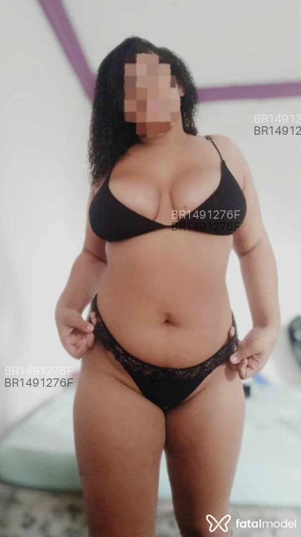 Acompanhante mulher morena (o) de olhos castanhos em Guarapari - Julia Nascimento
