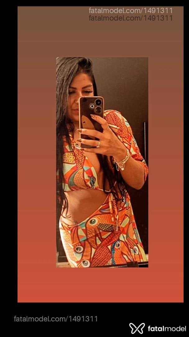 Acompanhante mulher morena (o) de olhos pretos - Alice Araujo