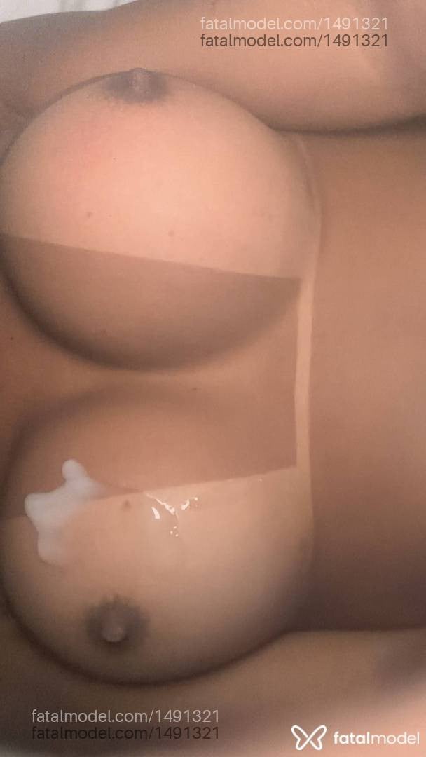 Acompanhante mulher trans com cabelo castanho de olhos castanhos - Eduarda Brandão