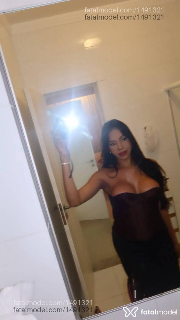 Acompanhante mulher trans com cabelo castanho de olhos castanhos em Porto Alegre Acompanhante mulher trans com cabelo castanho de olhos castanhos em Porto Alegre - Eduarda Brandão