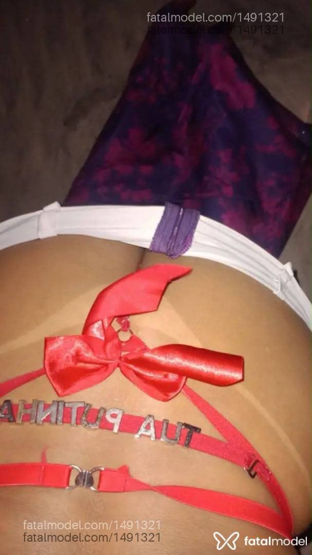 Acompanhante mulher trans com cabelo castanho de olhos castanhos - Eduarda Brandão