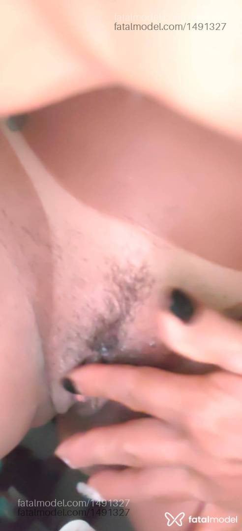 Acompanhante mulher com cabelo castanho de olhos castanhos - Ana beatriz lima