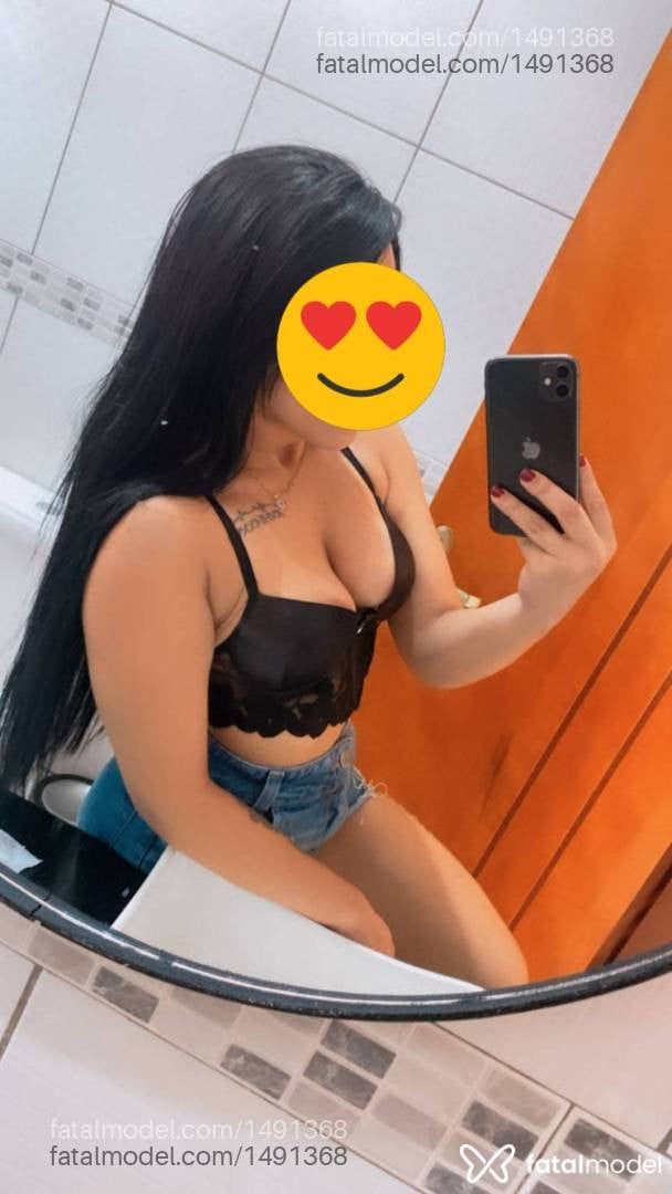 Acompanhante mulher morena (o) de olhos castanhos - Esther Borges