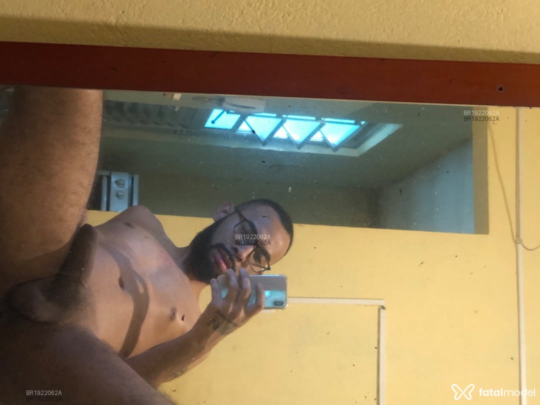 Acompanhante homem morena (o) de olhos castanhos em São Paulo - TEODORO