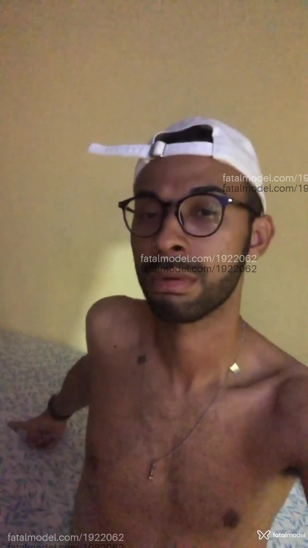 Acompanhante homem morena (o) de olhos castanhos em São Paulo - TEODORO