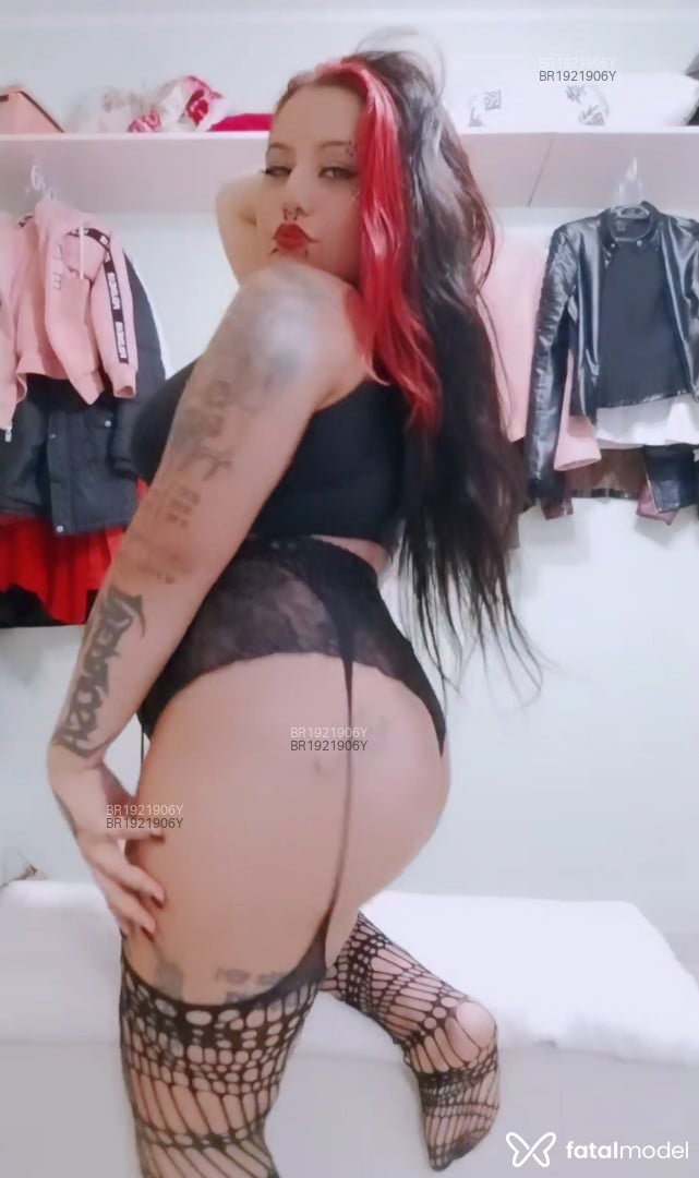 Acompanhante mulher com cabelo colorido de olhos pretos em São Paulo - Lillith