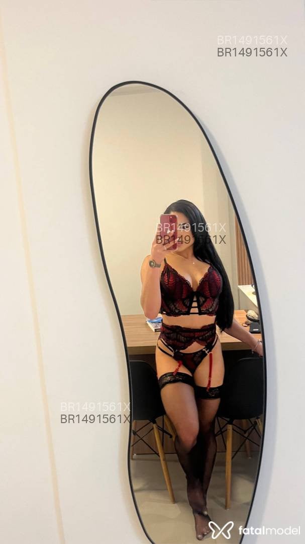 Acompanhante mulher com cabelo castanho de olhos castanhos em Florianópolis - Jackeline Timberg