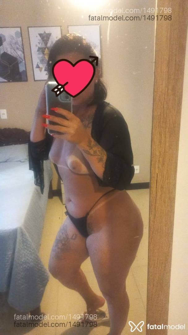 Acompanhante mulher morena (o) de olhos mel em Vitória - Laura Bithencur