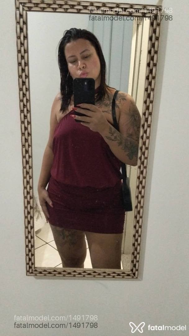 Acompanhante mulher morena (o) de olhos mel - Laura Bithencur
