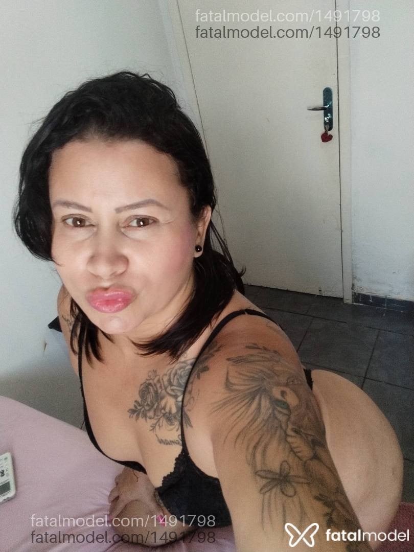 Acompanhante mulher morena (o) de olhos mel - Laura Bithencur