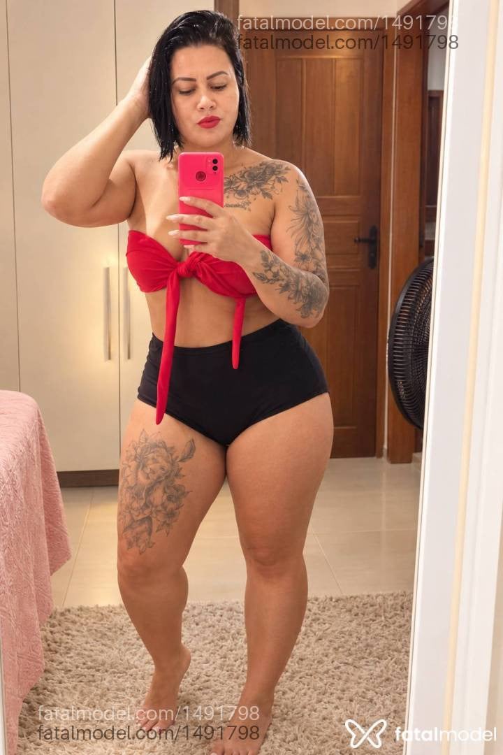 Acompanhante mulher morena (o) de olhos mel - Laura Bithencur