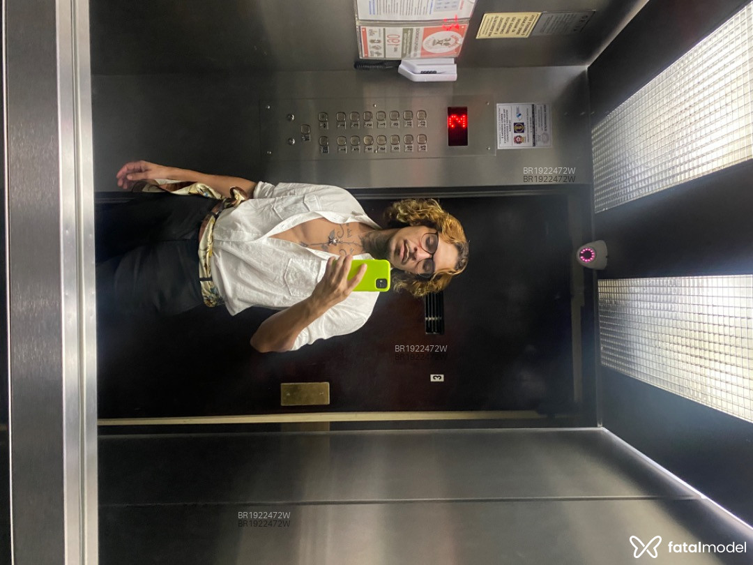 Acompanhante homem com cabelo castanho de olhos castanhos em São Paulo Acompanhante homem com cabelo castanho de olhos castanhos em São Paulo - Jakson valverde