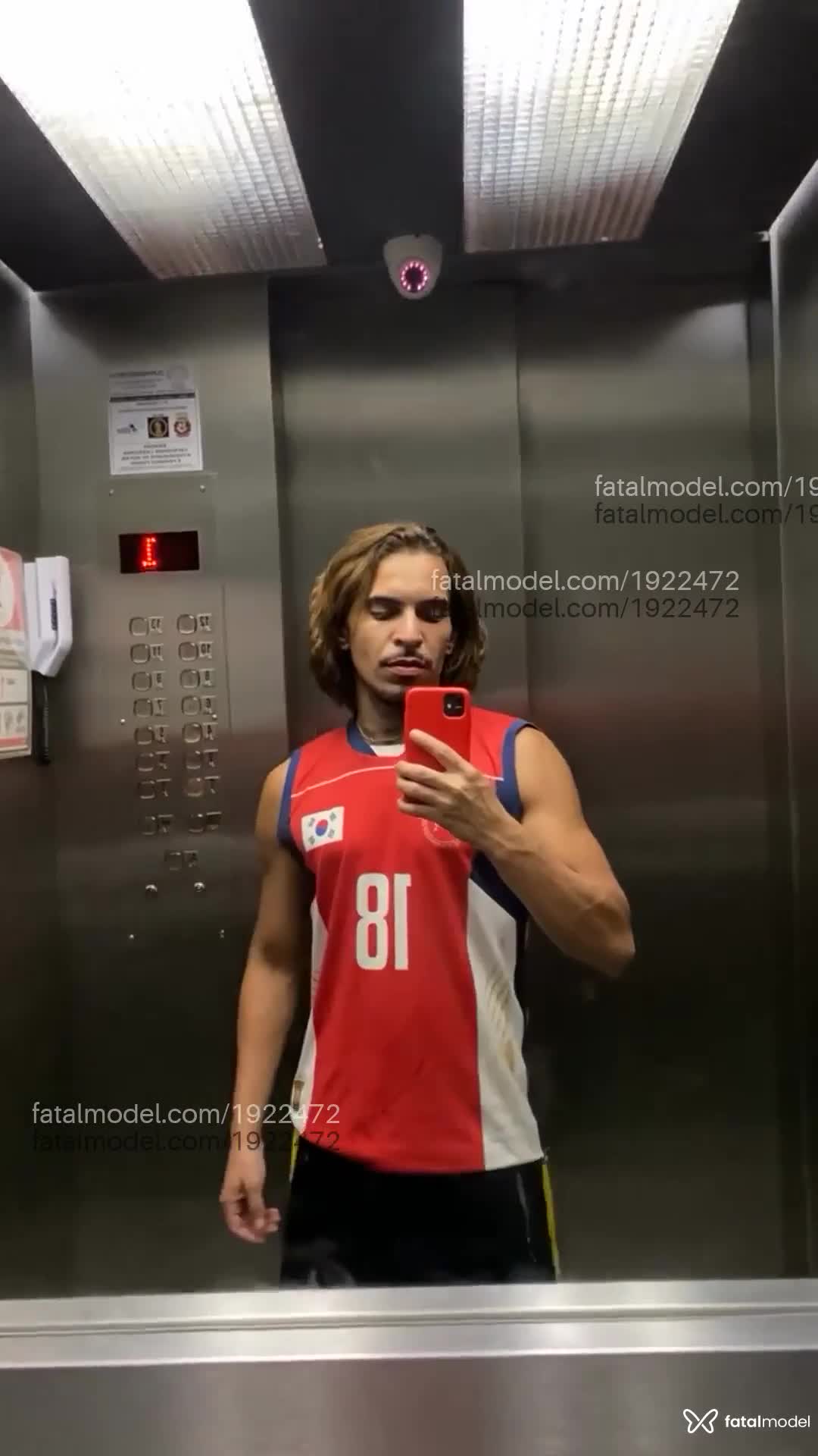 Acompanhante homem com cabelo castanho de olhos castanhos em São Paulo Acompanhante homem com cabelo castanho de olhos castanhos em São Paulo - Jakson valverde