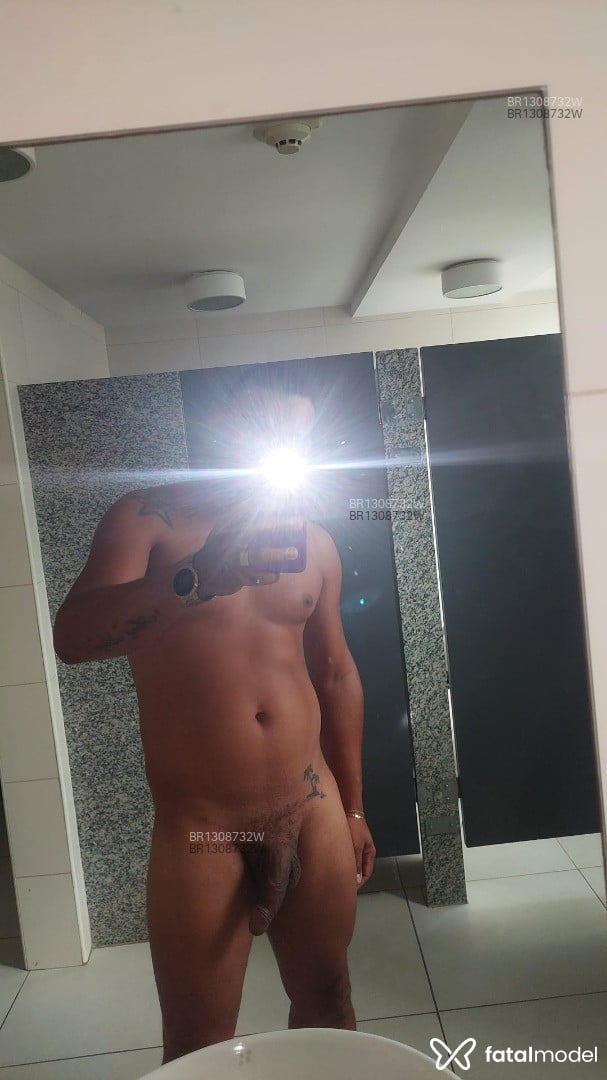 Acompanhante homem morena (o) de olhos castanhos em Mangaratiba - Bittencourt