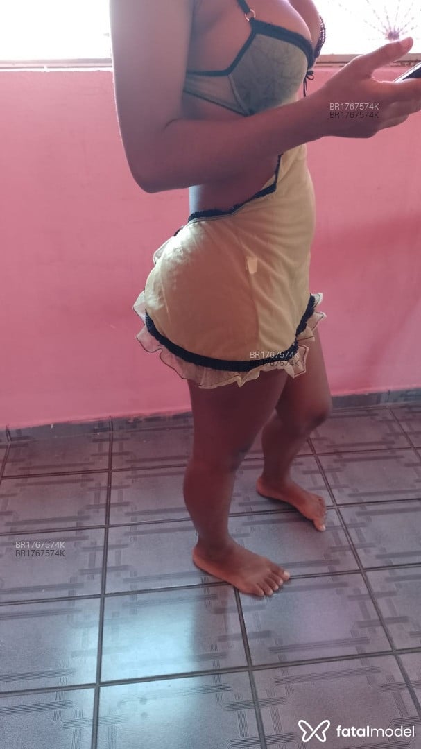 Acompanhante mulher com cabelo castanho de olhos castanhos - Stefany Vanessa Acompanhante mulher com cabelo castanho de olhos castanhos - Stefany Vanessa