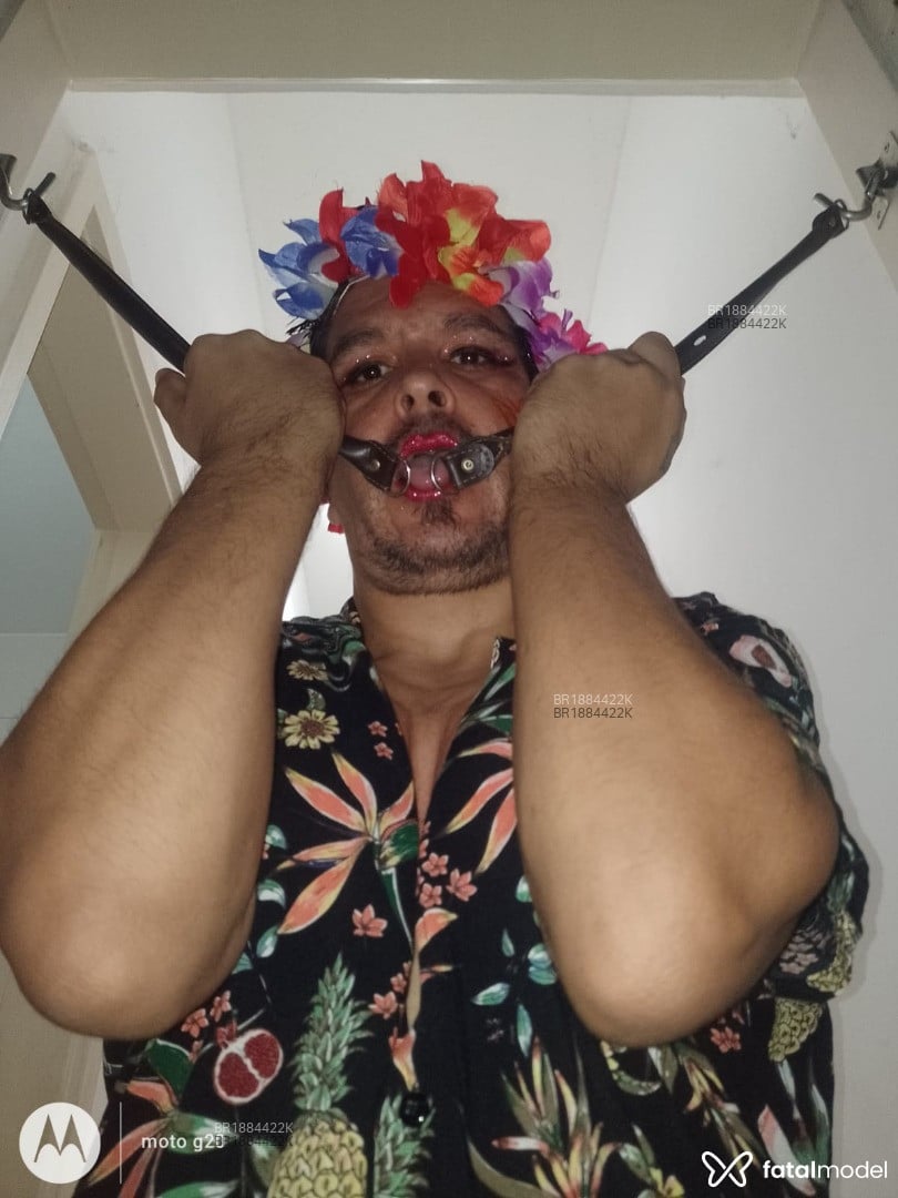 Acompanhante homem morena (o) de olhos castanhos em Rio de Janeiro - Lean