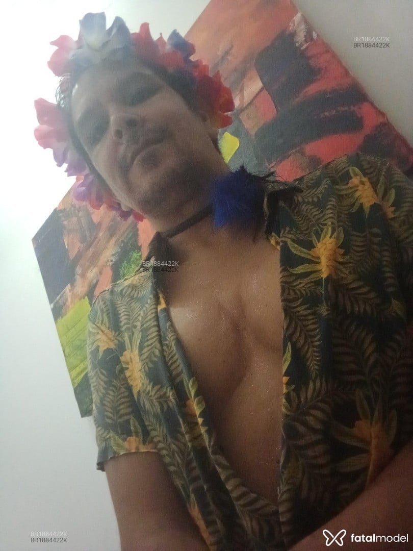Acompanhante homem morena (o) de olhos castanhos em Rio de Janeiro - Lean