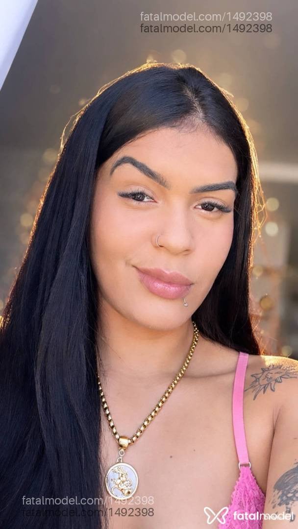 Acompanhante mulher morena (o) de olhos castanhos - Fernanda Bueno