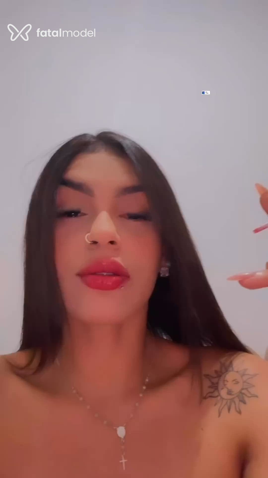 Acompanhante mulher loira (o) de olhos castanhos - Fernanda Bueno
