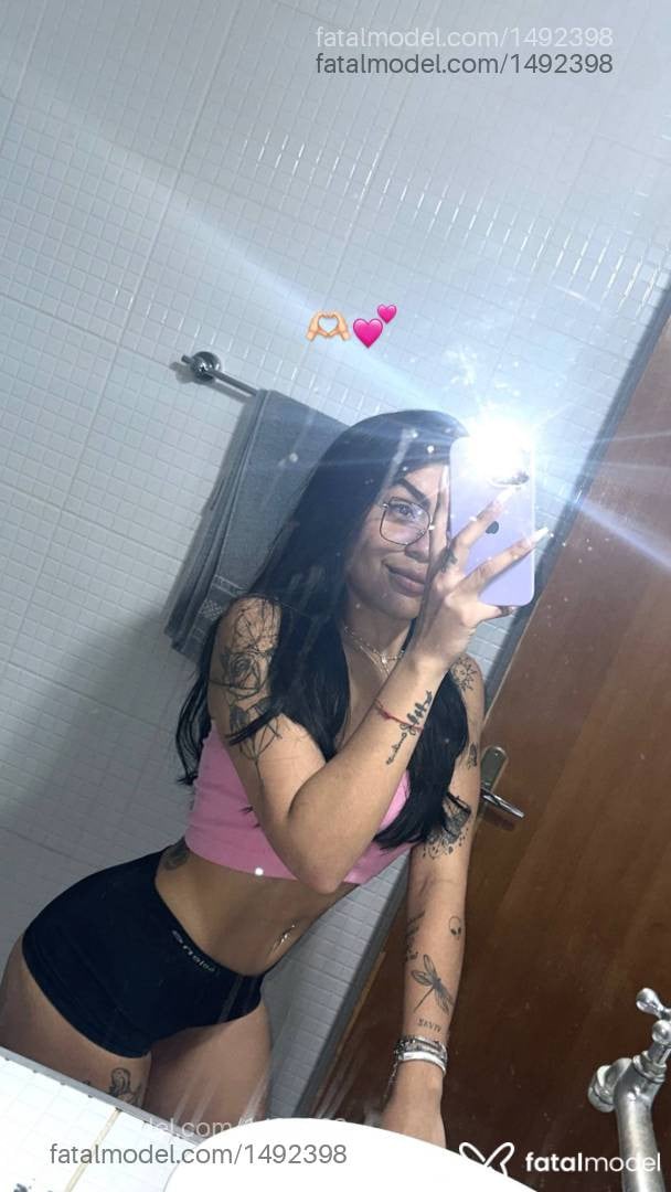 Acompanhante mulher loira (o) de olhos castanhos - Fernanda Bueno