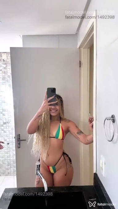 Acompanhante mulher loira (o) de olhos castanhos em Santa Cruz do Capibaribe - Fernanda Bueno