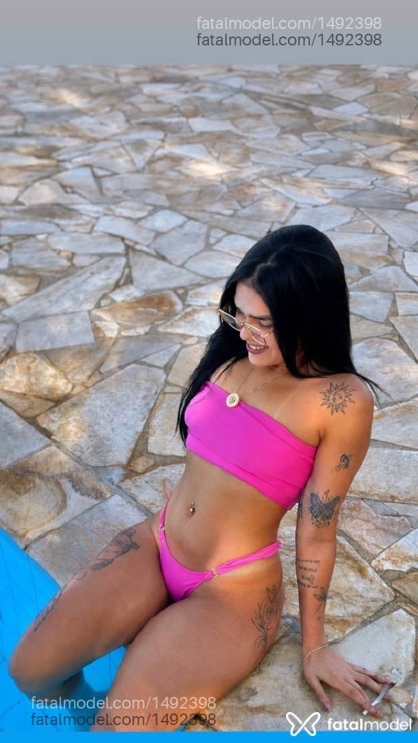Acompanhante mulher loira (o) de olhos castanhos - Fernanda Bueno
