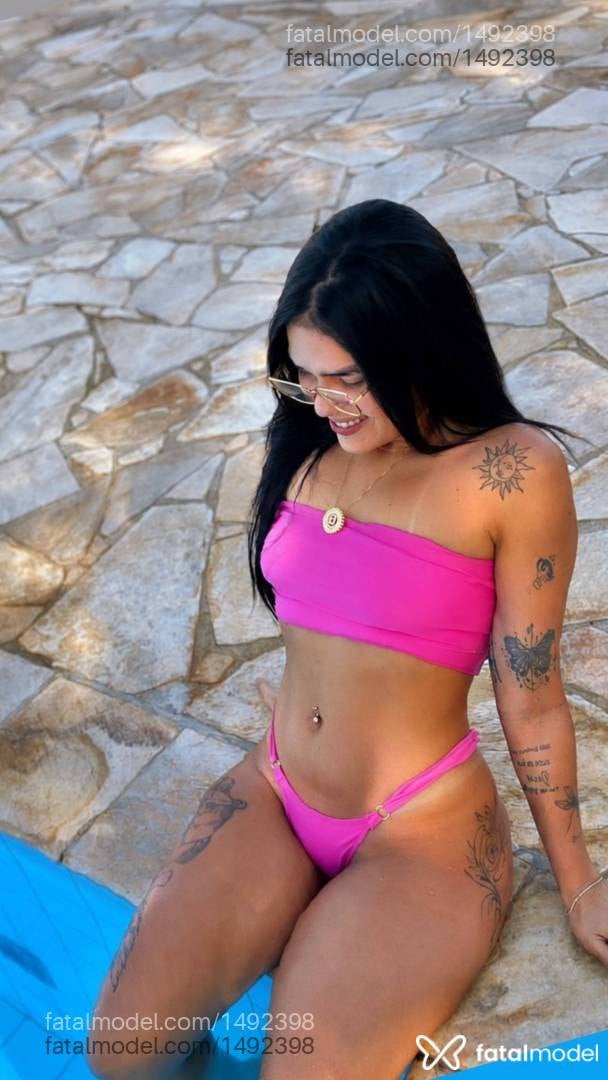 Acompanhante mulher loira (o) de olhos castanhos - Fernanda Bueno