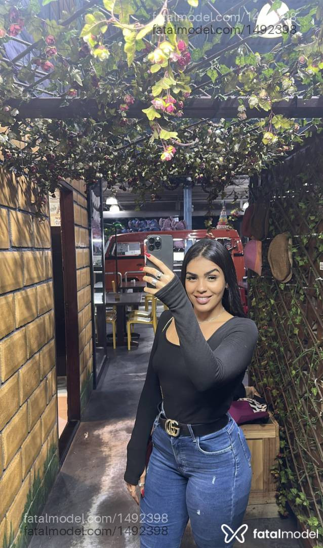 Acompanhante mulher loira (o) de olhos castanhos em Santa Cruz do Capibaribe - Fernanda Bueno