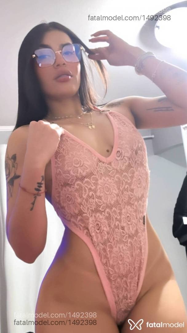 Acompanhante mulher loira (o) de olhos castanhos - Fernanda Bueno