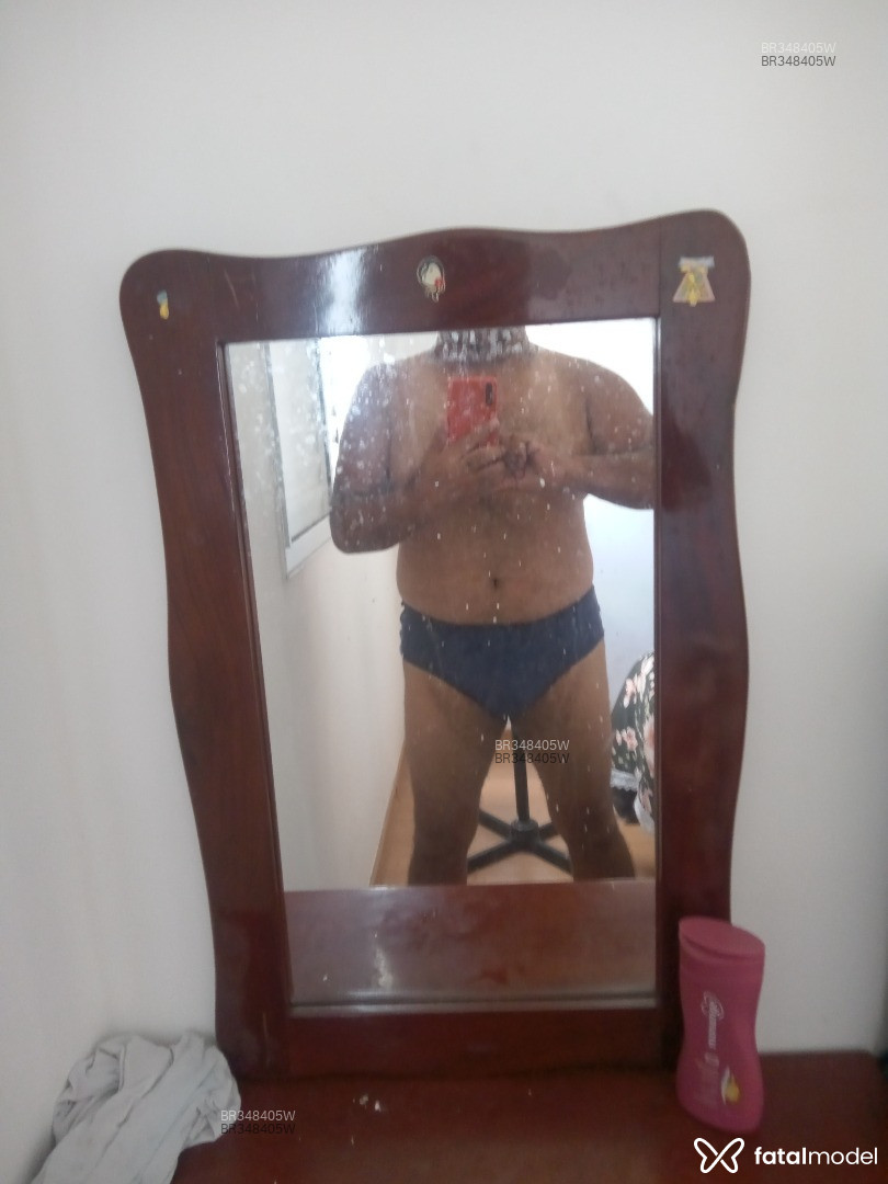 Acompanhante homem morena (o) de olhos castanhos - Marciomassagista Acompanhante homem morena (o) de olhos castanhos - Marciomassagista
