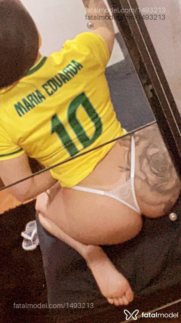 Acompanhante mulher com cabelo castanho de olhos verdes em Curitiba - Vitória Russo