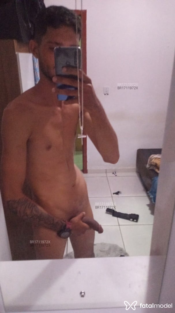 Acompanhante homem morena (o) de olhos castanhos em Ji-Paraná - Bielzinho