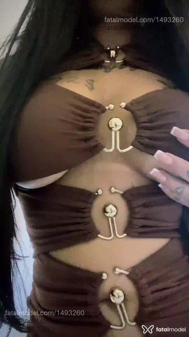 Acompanhante mulher com cabelo castanho de olhos verdes em São Paulo - Joyce Mancinne
