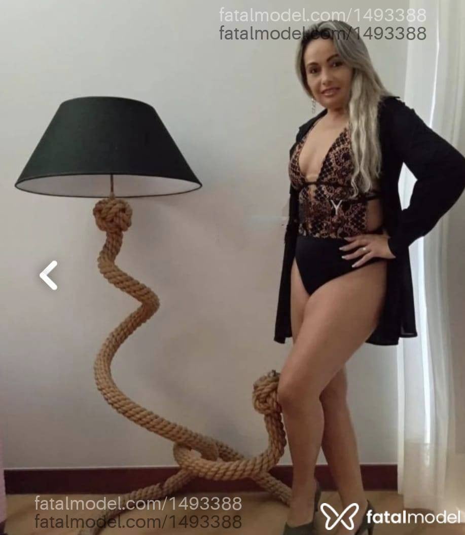 Acompanhante mulher loira (o) de olhos castanhos - Thais Duarte