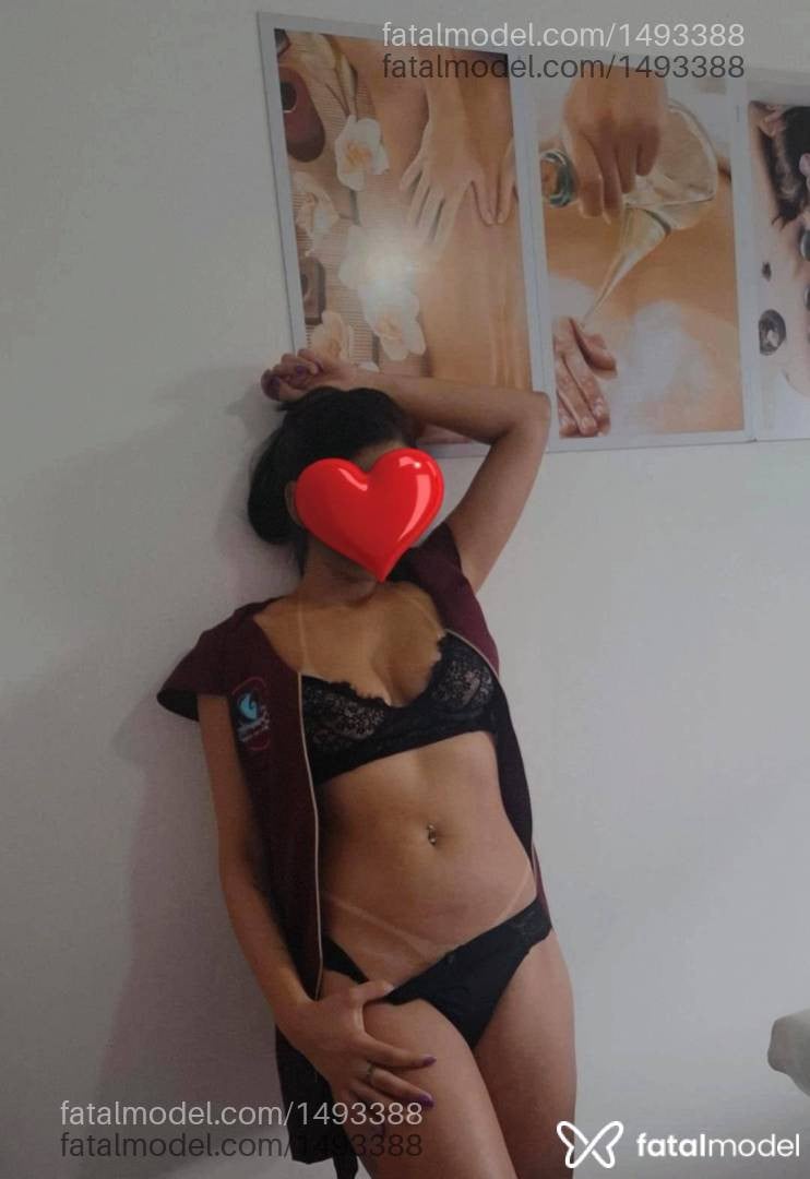 Acompanhante mulher loira (o) de olhos castanhos em Palmas Acompanhante mulher loira (o) de olhos castanhos em Palmas - Thais Duarte