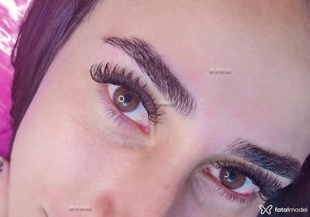 Acompanhante mulher com cabelo castanho de olhos castanhos em Porto Alegre Acompanhante mulher com cabelo castanho de olhos castanhos em Porto Alegre - Mallu Ferraz